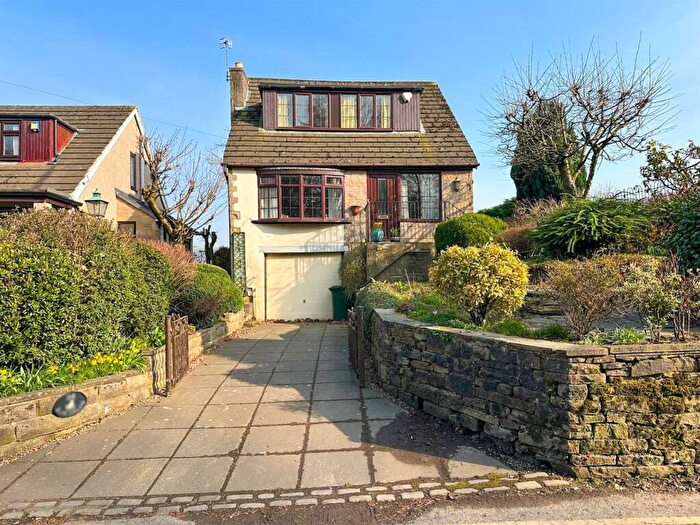 2 Bedroom Detached House For Sale In Station Road, Steeton, BD20