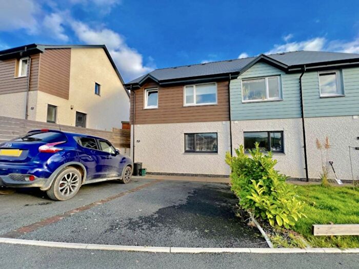 3 Bedroom Property For Sale In Penrhyncoch, Aberystwyth, Ceredigion, SY23