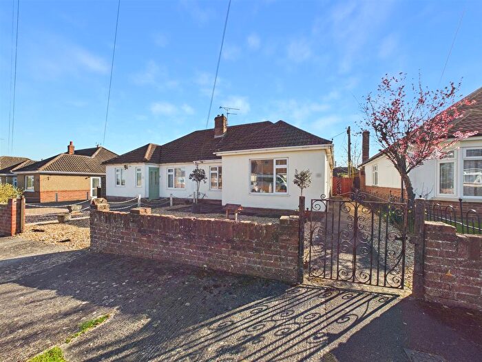 2 Bedroom Bungalow For Sale In Rowden Road, Chippenham, SN15