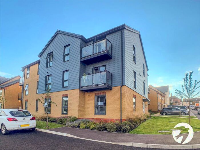 1 Bedroom Flat To Rent In Lywood Drive, Sittingbourne, ME10