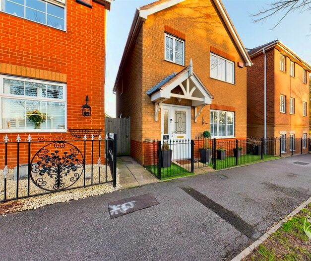 3 Bedroom Property To Rent In Lancaster Road, Chafford Hundred, Grays, RM16