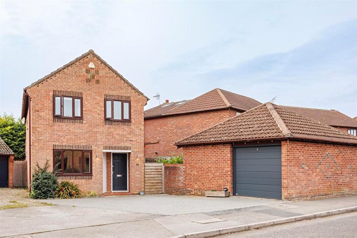 3 Bedroom Detached House For Sale In Appleton Court, Bishopthorpe, York, YO23