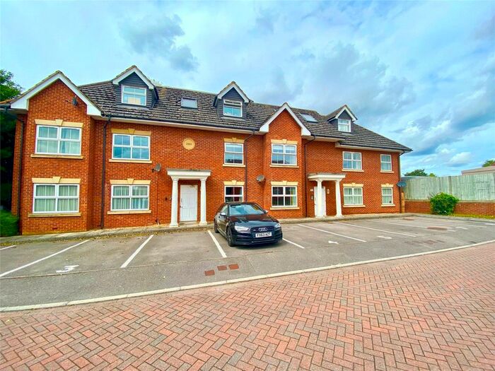 2 Bedroom Flat To Rent In Waters Reach, Blackamoor Lane, Maidenhead, Berkshire, SL6