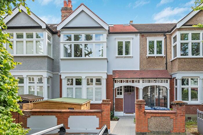 4 Bedroom Terraced House To Rent In Cairn Avenue, Ealing, W5