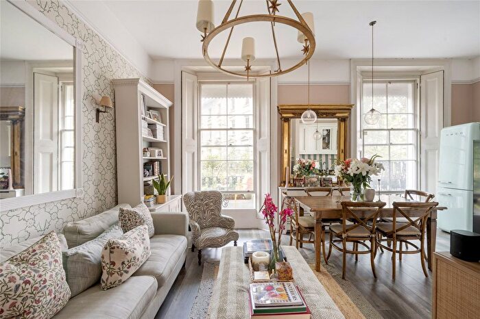 1 Bedroom Flat To Rent In Porchester Square, London, W2