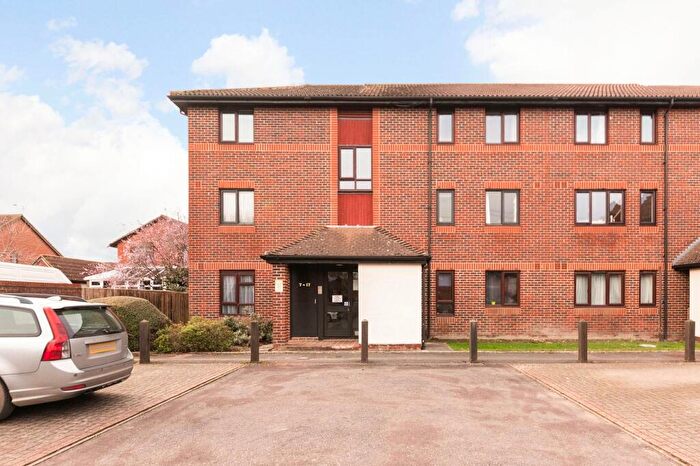 2 Bedroom Flat To Rent In Linacre Close, Didcot, OX11