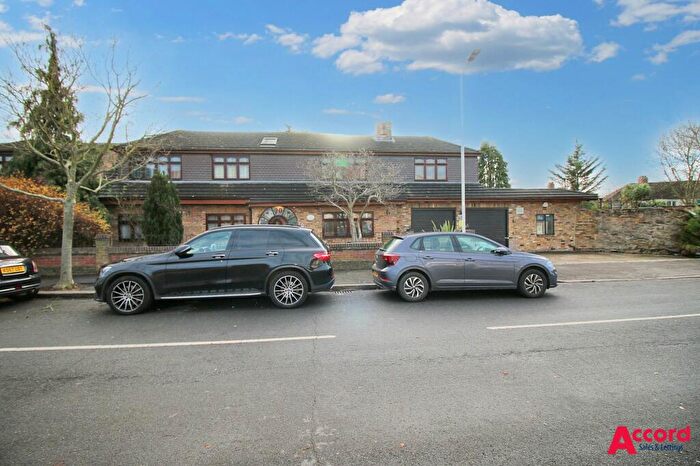 1 Bedroom Flat To Rent In Flat, Great Gardens, Hornchurch Essex, RM11