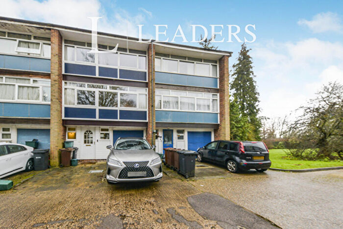 1 Bedroom Apartment To Rent In Abbots Park, AL1