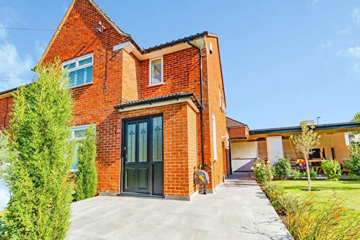 2 Bedroom End Terrace House For Sale In Rowdown Crescent, New Addington, Croydon, CR0