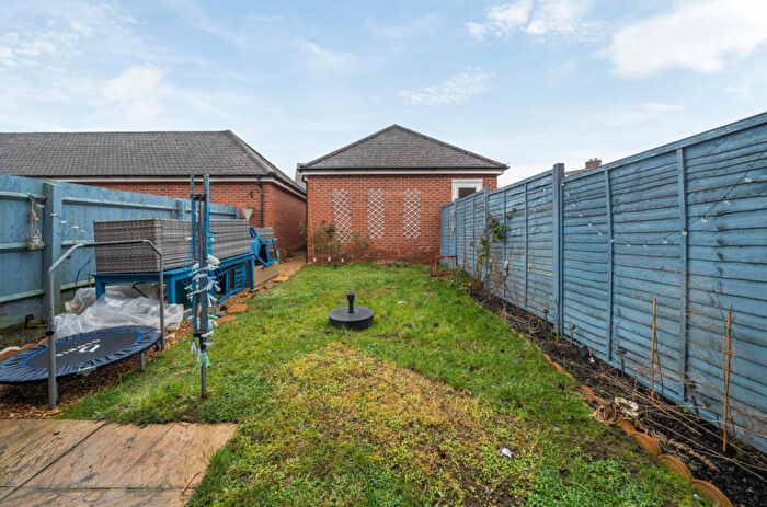3 Bedroom Terraced House For Sale In Teeswater, Buckingham, MK18
