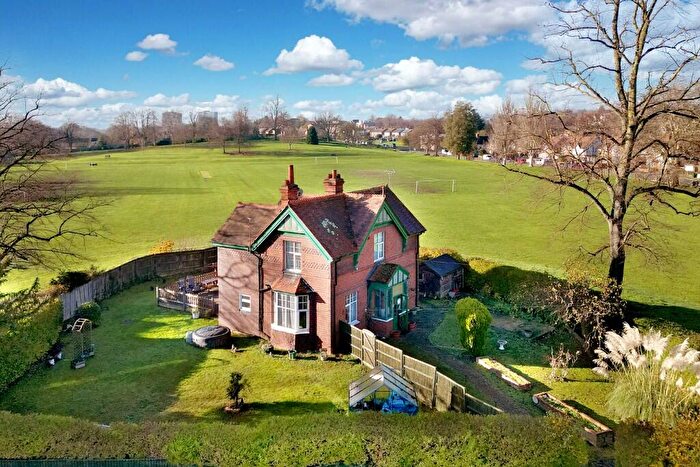 3 Bedroom Detached House For Sale In Coley Park, Reading *Reading To Paddington Mins + Elizabeth Line, RG1