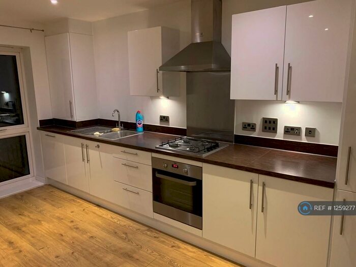 2 Bedroom Flat To Rent In Pinnacle House, Kent, BR5