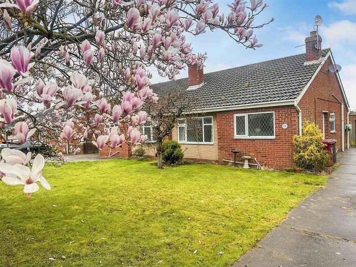 2 Bedroom Semi-Detached Bungalow For Sale In Burton Road, Flixborough, Scunthorpe, DN15