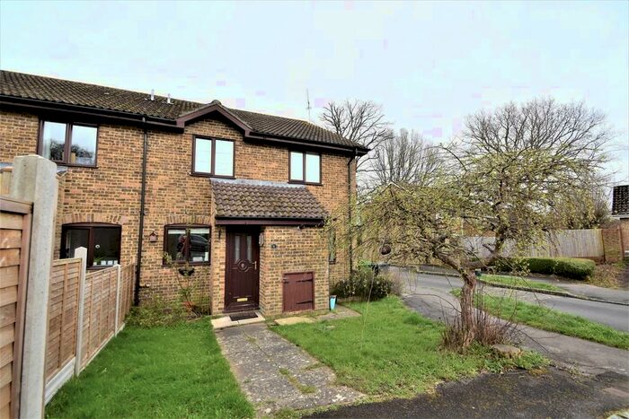 2 Bedroom End Of Terrace House To Rent In Nightingale Close, PO9