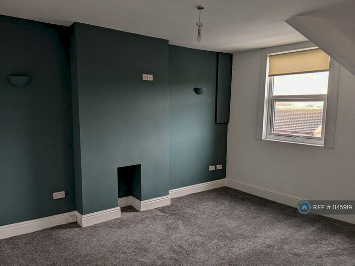 2 Bedroom Flat To Rent In Clarence Road, Llandudno, LL30
