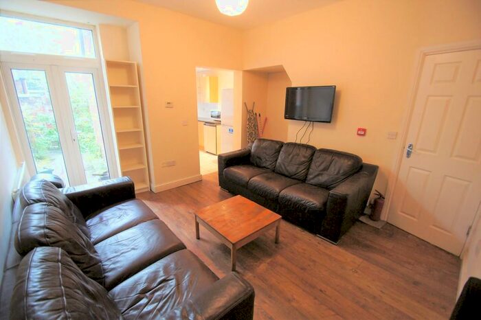 6 Bedroom Terraced House To Rent In Brailsford Road, Fallowfield, M14