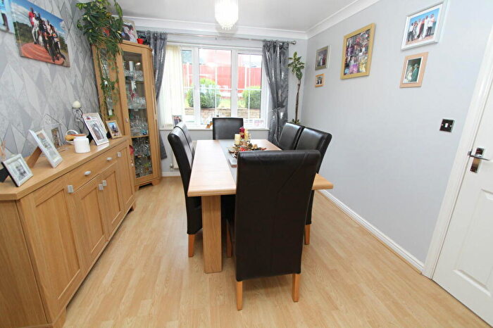 4 Bedroom Detached House For Sale In View Point, Tividale, Oldbury., B69