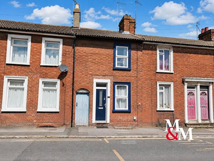 2 Bedroom Terraced House To Rent In Hockliffe Road, LU7