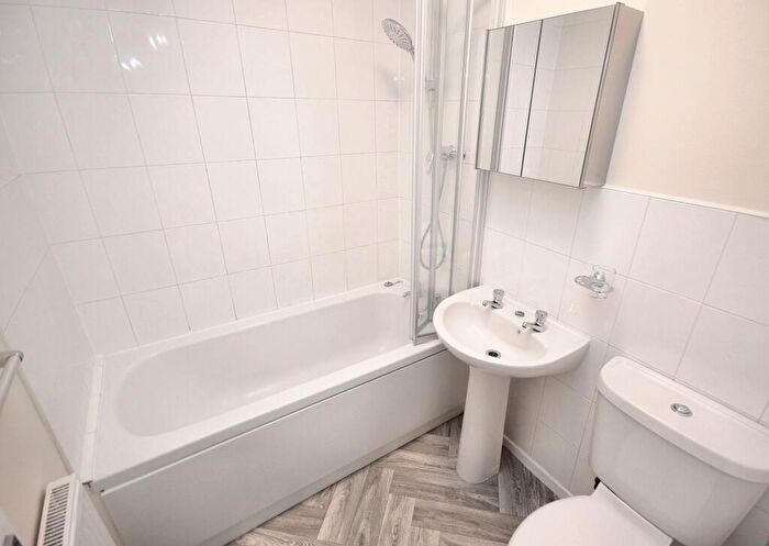 1 Bedroom Flat To Rent In Hexworth Walk, Bramhall, SK7