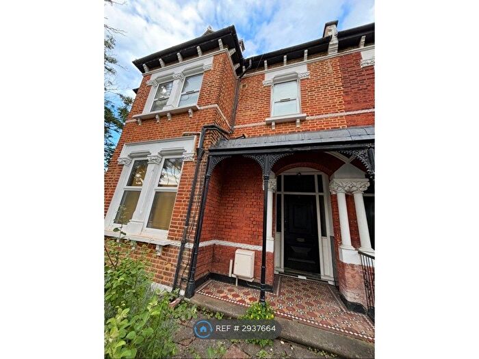 1 Bedroom Flat To Rent In South Croydon, London, CR2