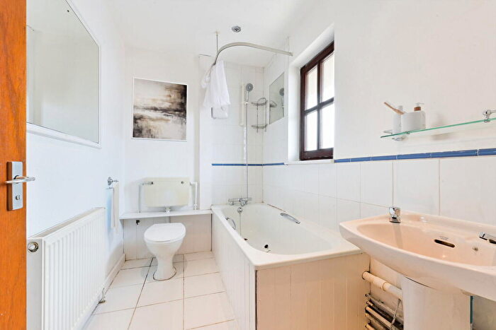 1 Bedroom Flat For Sale In Elsdale Street, London, E9 - Photo 8