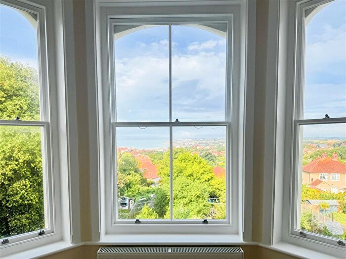 2 Bedroom Flat For Sale In Albany Road, St. Leonards-On-Sea, TN38