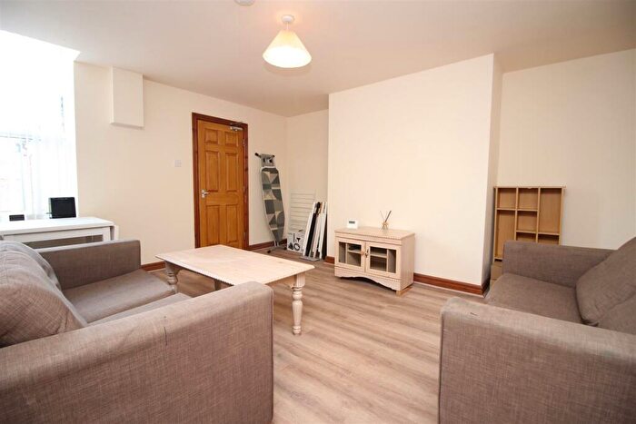 6 Bedroom Maisonette To Rent In Glenthorn Road, Jesmond, Newcastle Upon Tyne, NE2