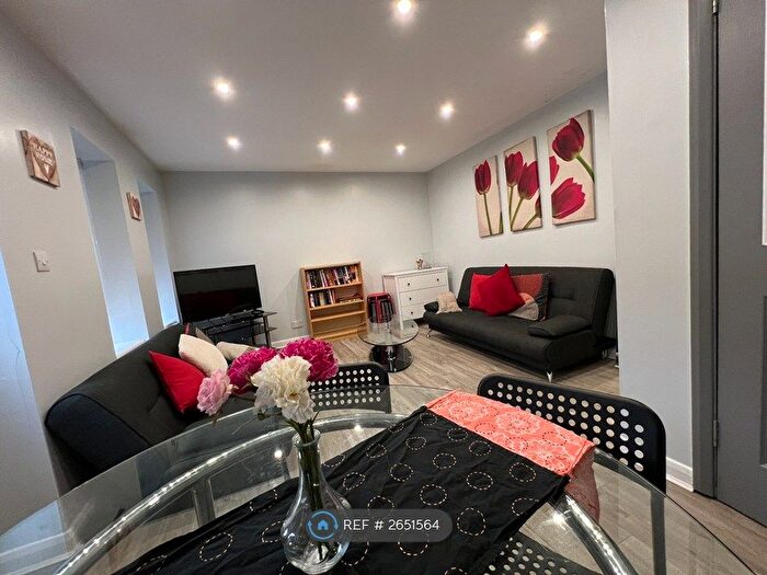 2 Bedroom Flat To Rent In Dorset Street, Glasgow, G3