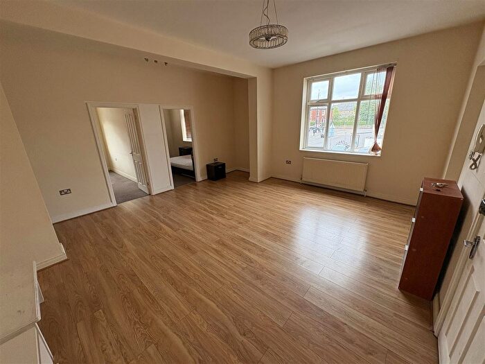 2 Bedroom Flat To Rent In Liverpool Road, Eccles, Manchester, M30