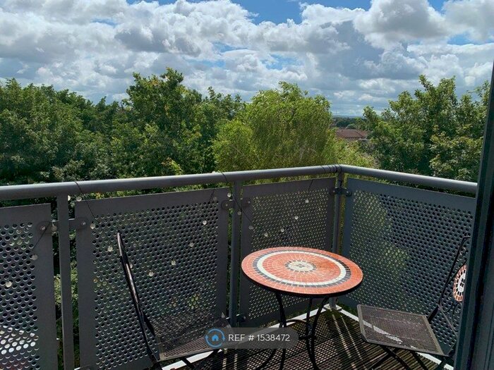 2 Bedroom Flat To Rent In Chapter Way, London, SW19