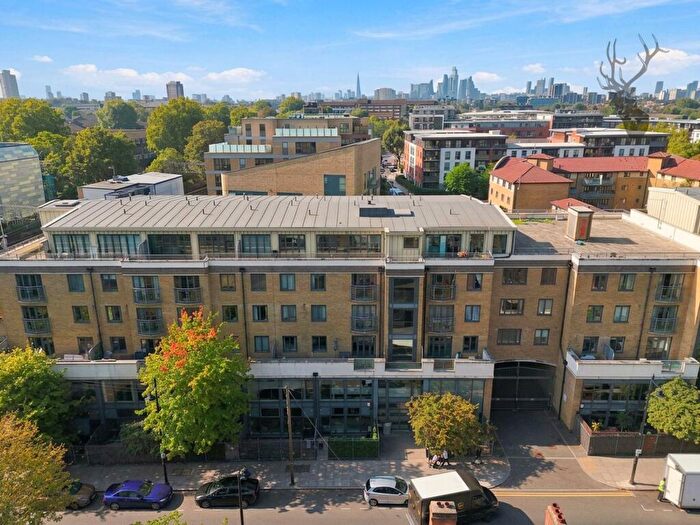 2 Bedroom Apartment For Sale In Fairfield Road, London, E3