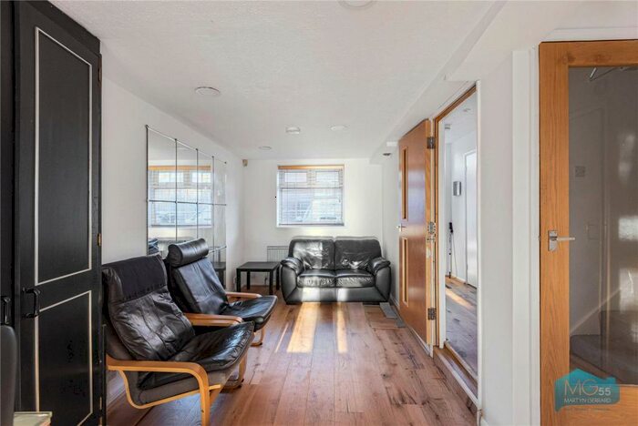 4 Bedroom Terraced House To Rent In Oakview Gardens, East Finchley, London, N2