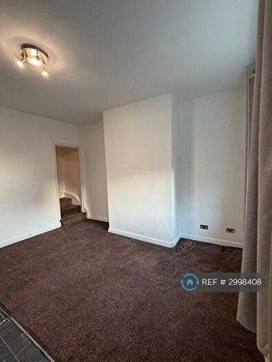 2 Bedroom Terraced House To Rent In Nuttall Road, Bradford, BD3