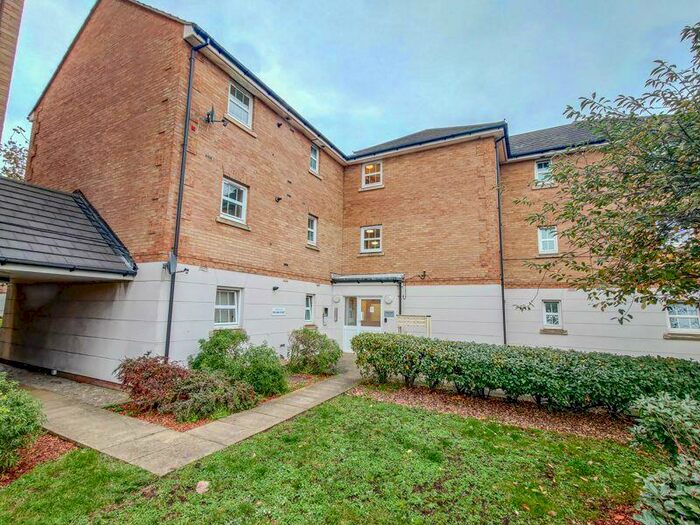 2 Bedroom Flat To Rent In Allenby Road, West Thamesmead, London, SE28