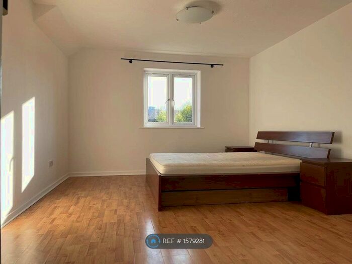 2 Bedroom Terraced House To Rent In Water Line, London, SE14