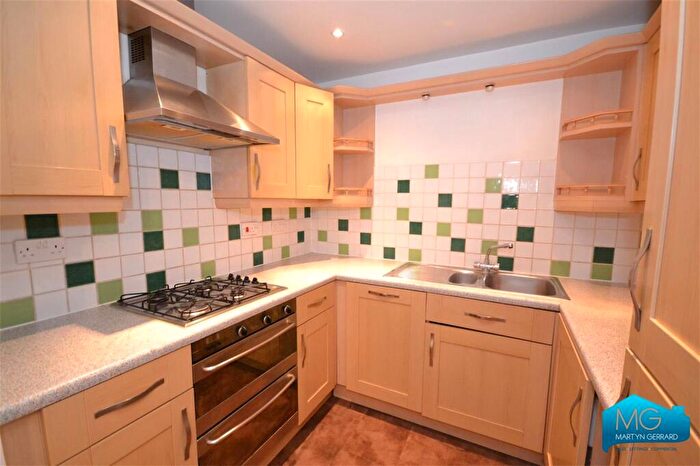 2 Bedroom Apartment To Rent In Briar Close, East Finchley, London, N2