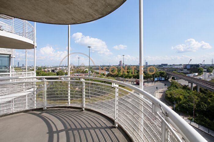 2 Bedroom Flat For Sale In Blackwall Way, London, E14