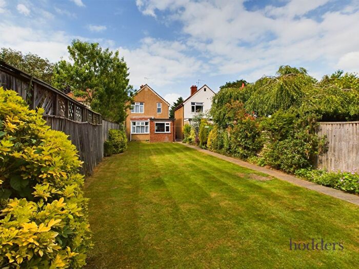 1 Bedroom Property To Rent In Simplemarsh Road, Addlestone, Surrey, KT15