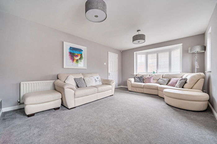 4 Bedroom Detached House For Sale In Sq Ft - Ensuites - Driveway For Cars - Woolbrook Close, ME8