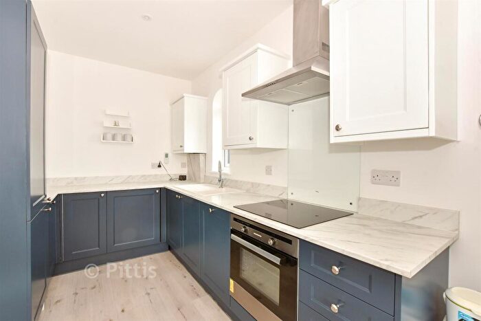 2 Bedroom Flat For Sale In St. George's Road, Shanklin, Isle Of Wight, PO37