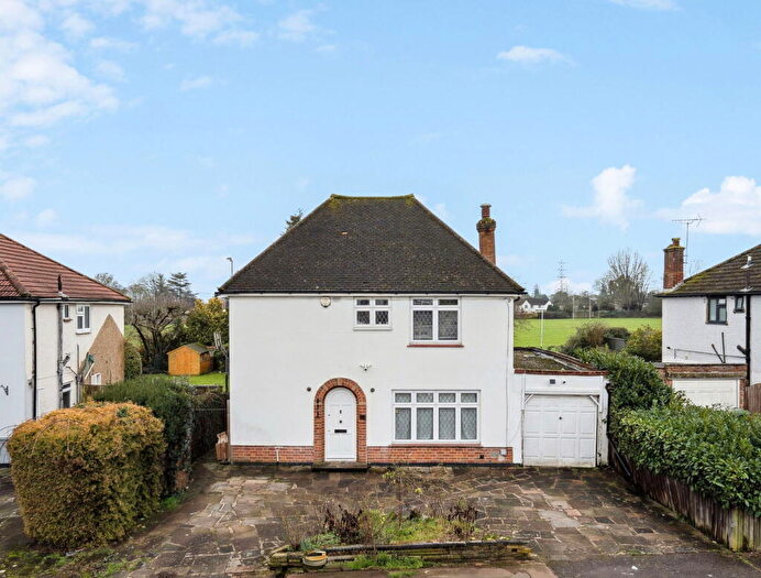 3 Bedroom Detached House For Sale In Colburn Avenue, Pinner, HA5