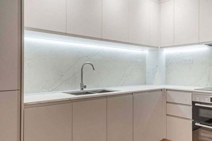 3 Bedroom Flat For Sale In Lynton Road, Acton, London, W3