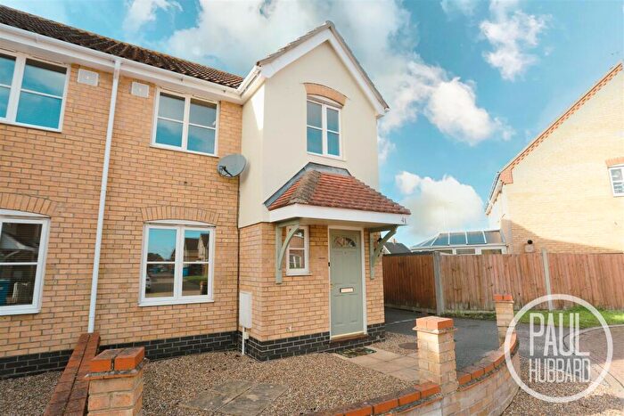 3 Bedroom Semi-Detached House For Sale In Keel Close, Carlton Colville, NR33
