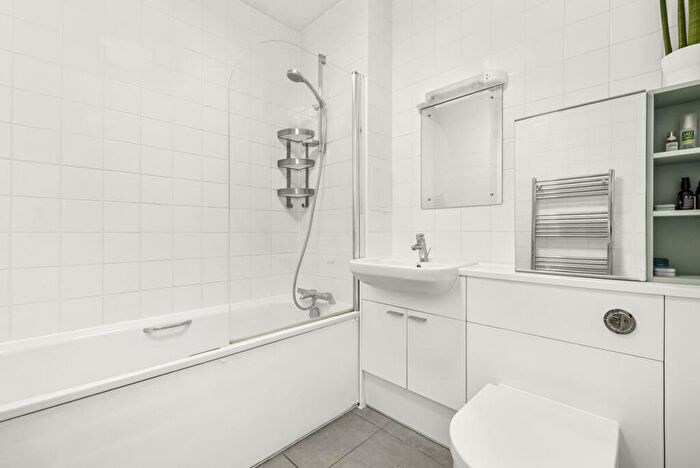 1 Bedroom Flat For Sale In Inglis Way, Millbrook Park, NW7