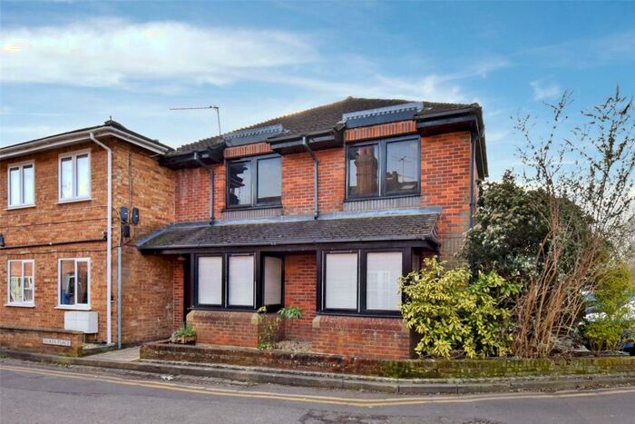 1 Bedroom Apartment To Rent In Crown Lane, Marlow, Buckinghamshire, SL7