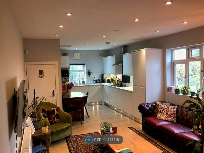 2 Bedroom Maisonette To Rent In Stamford Road, London, N15