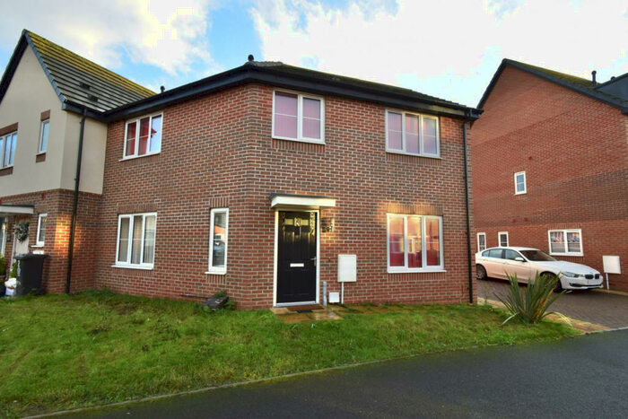 3 Bedroom Semi-Detached House To Rent In Iris Close, Leicester, LE5