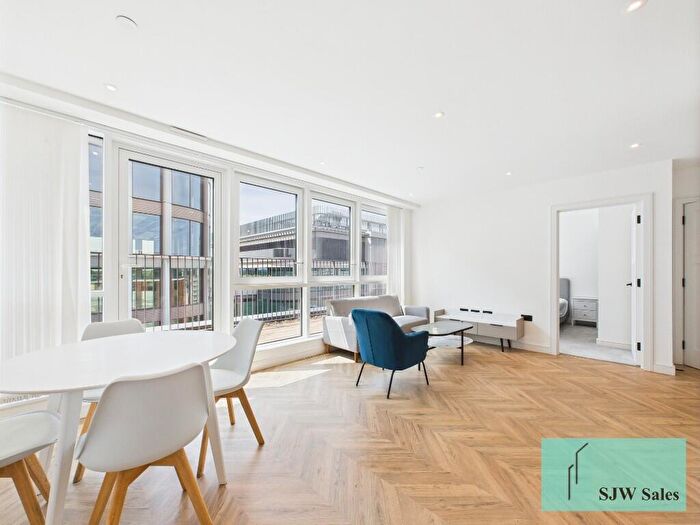 1 Bedroom Penthouse For Sale In Royal Exchange Kingston, Brook Street, KT1