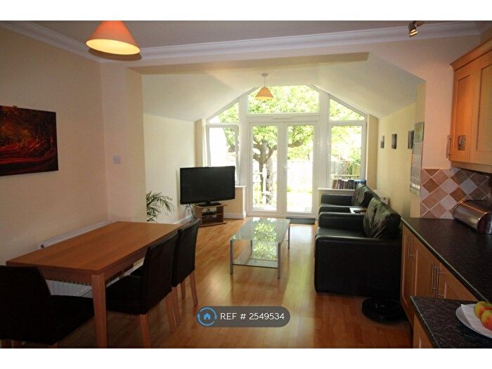 2 Bedroom Flat To Rent In Botley Road, Oxford, OX2