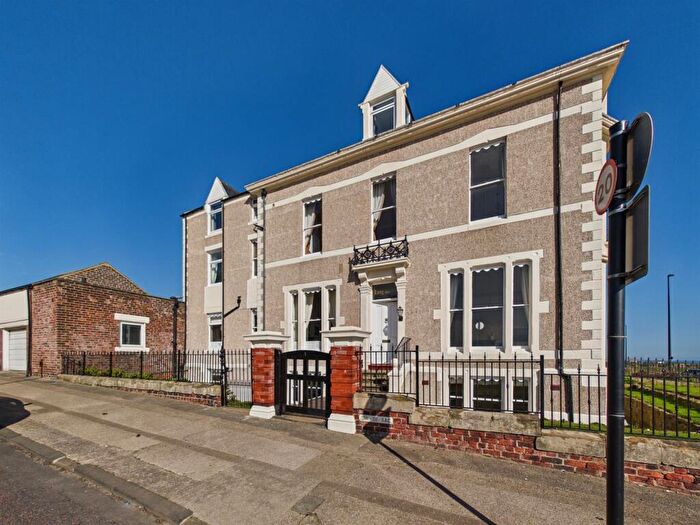 6 Bedroom End Of Terrace House For Sale In Long Sands, Beverley Terrace, NE30